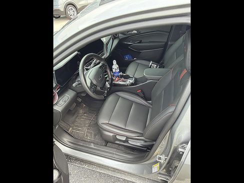 Used 2025 Chevrolet Trax RS w/ Driver Confidence Package FWD image 92