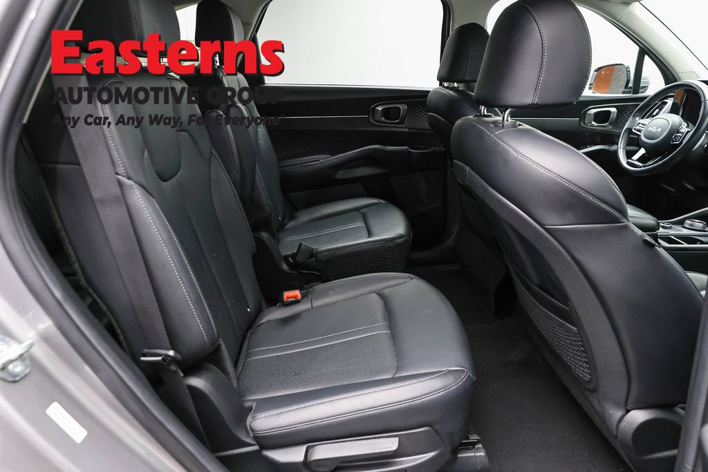 Used 2023 Kia Sorento EX AWD/4WD image 25