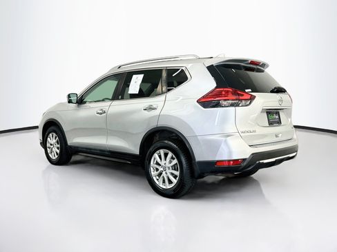 Used 2017 Nissan Rogue SV w/ SV Premium Package AWD/4WD image 5