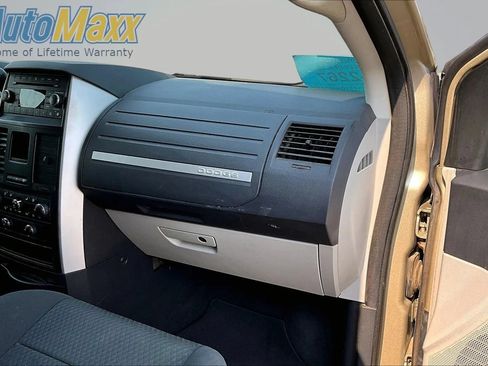 Used 2010 Dodge Grand Caravan Hero w/ Popular Equipment Group FWD image 21