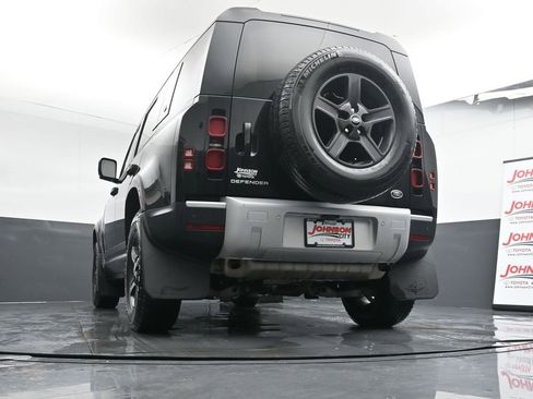 Used 2022 Land Rover Defender 110 S image 37