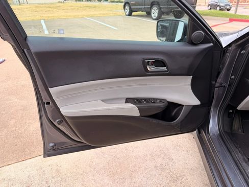 Used 2018 Acura ILX w/ Special Edition Package FWD image 9