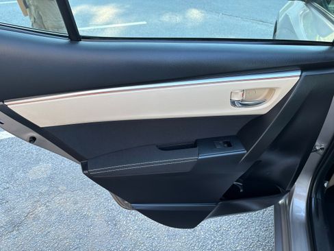 Used 2014 Toyota Corolla LE FWD image 15