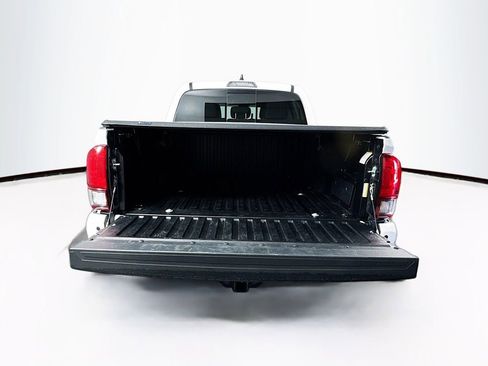 Used 2023 Toyota Tacoma SR5 AWD/4WD image 31