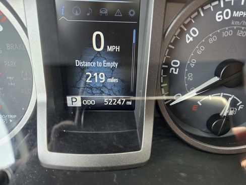 Used 2023 Toyota Tacoma TRD Off-Road w/ TRD Premium Off Road Package image 25