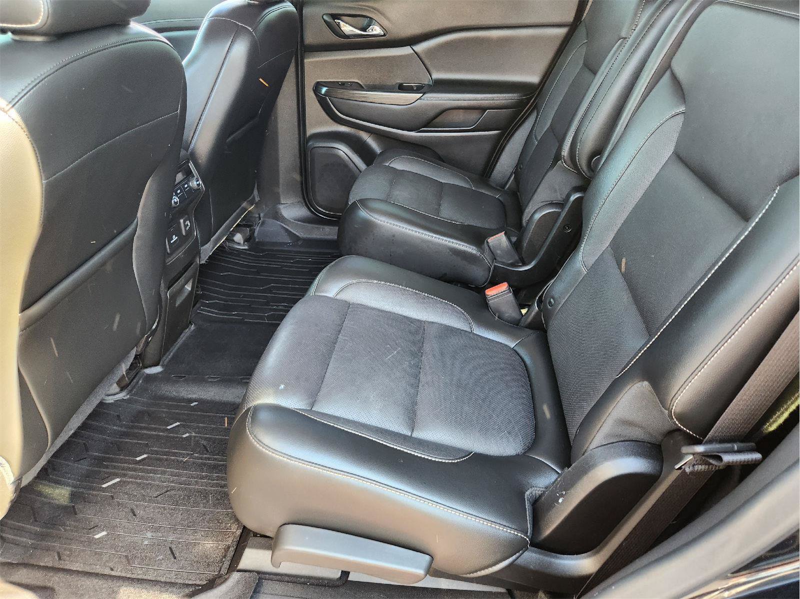 Used 2019 GMC Acadia SLT w/ Black Edition FWD image 26
