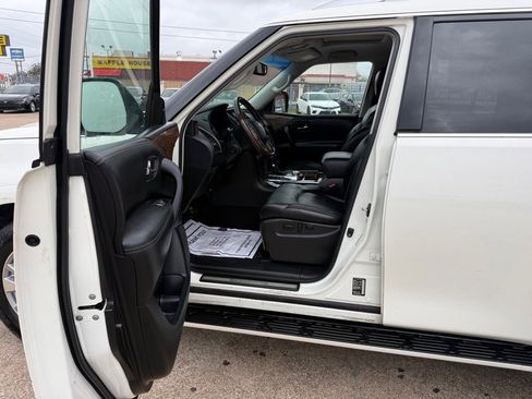 Used 2016 INFINITI QX80 4WD w/ Driver's Assistance Package image 13