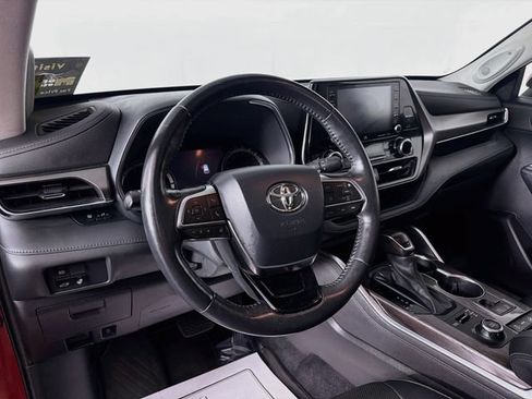 Used 2021 Toyota Highlander Limited AWD/4WD image 9