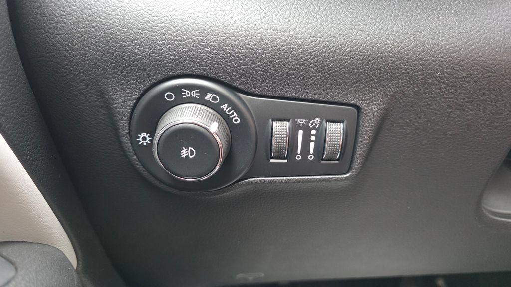 New 2026 Jeep Compass Limited AWD/4WD image 28