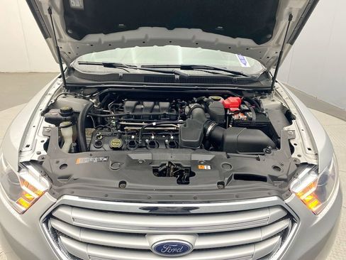 Used 2018 Ford Taurus Limited AWD/4WD image 11
