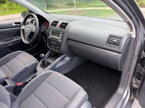 Used 2007 Volkswagen Rabbit 4-Door FWD image 19
