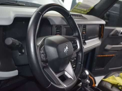 Used 2023 Ford Bronco Badlands w/ Sasquatch Package AWD/4WD image 12