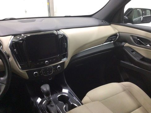 Used 2023 Chevrolet Traverse LT image 28