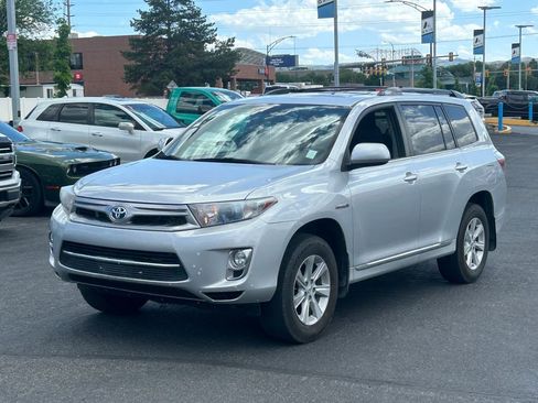 Used 2012 Toyota Highlander 4WD Hybrid w/ Leather Pkg image 9