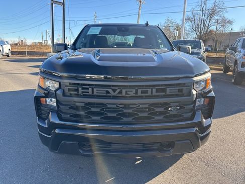 Used 2024 Chevrolet Silverado 1500 Custom image 8