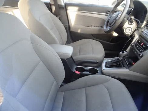 Used 2018 Hyundai Elantra SE w/ SE Connectivity Package 04 image 10