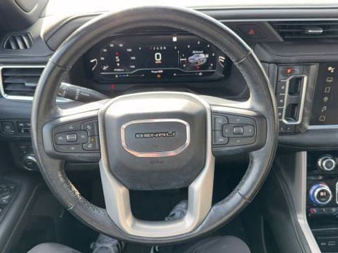 Used 2022 GMC Yukon XL Denali image 11