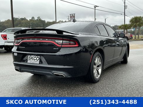 Used 2015 Dodge Charger SXT w/ Plus Group image 5