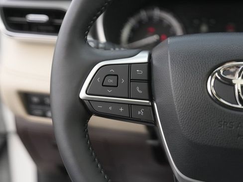 Used 2022 Toyota Highlander Platinum image 23