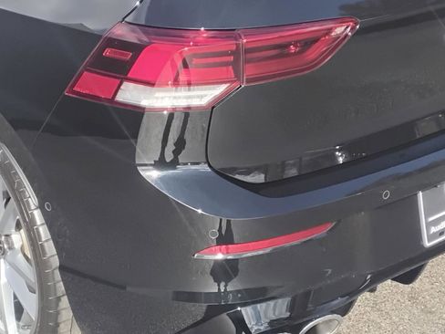 Used 2024 Volkswagen Golf R image 10