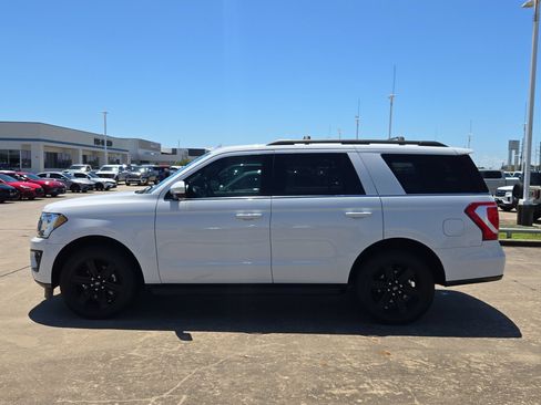 Used 2020 Ford Expedition XLT w/ Equipment Group 201A RWD image 7