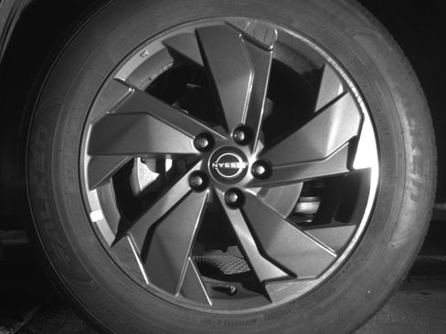 Used 2025 Nissan Rogue SV FWD image 12