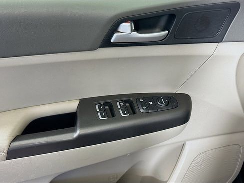 Used 2019 Kia Sportage LX w/ LX Popular Package image 15