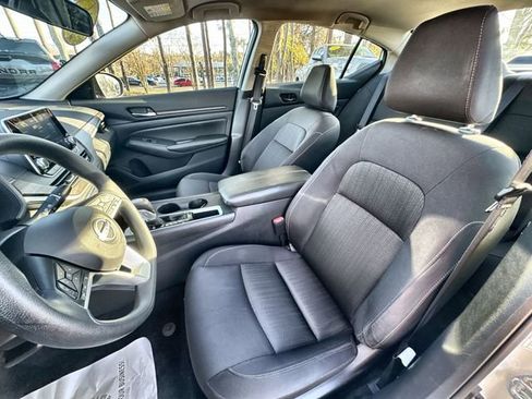 Used 2025 Nissan Altima 2.5 SV image 20