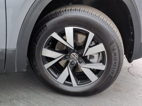 Certified 2022 Volkswagen Atlas Cross Sport SE image 24