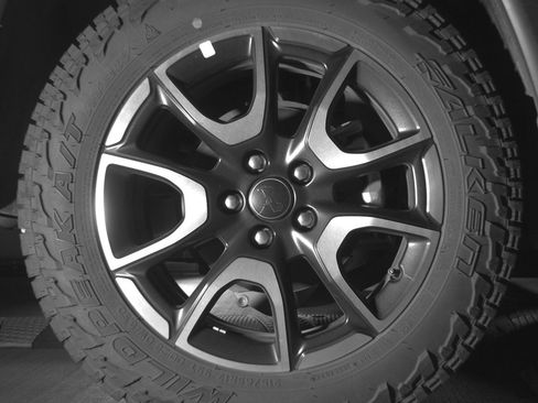 Used 2025 Jeep Compass Trailhawk AWD/4WD image 15