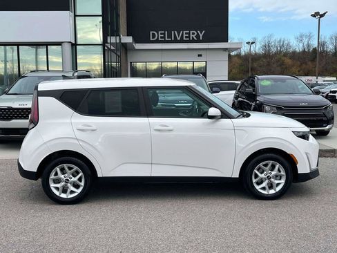 Used 2025 Kia Soul LX w/ LX Technology Package image 24