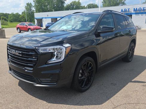 Used 2024 GMC Terrain SLE w/ Driver Convenience Package AWD/4WD image 11
