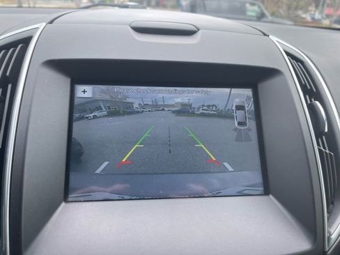 Used 2016 Ford Edge Titanium w/ Technology Package image 12