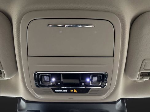 Used 2023 Lincoln Corsair AWD image 25