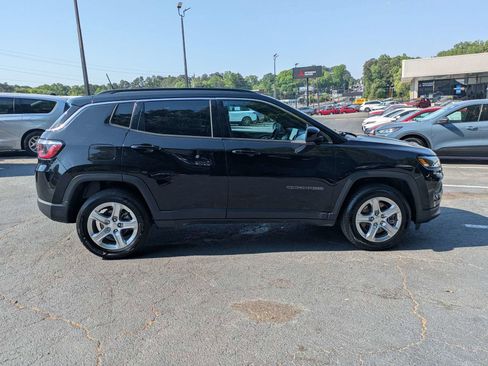 Used 2024 Jeep Compass Latitude AWD/4WD image 3