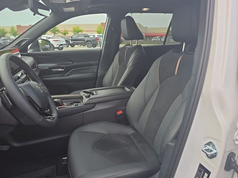 Used 2026 Toyota Grand Highlander AWD Hybrid image 15