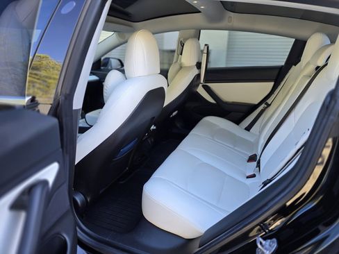 Used 2020 Tesla Model 3 Standard Range Plus image 10