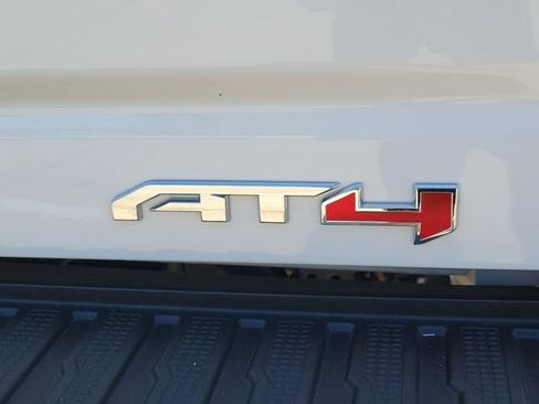 Used 2024 GMC Sierra 2500 AT4 w/ AT4 Preferred Package AWD/4WD image 5