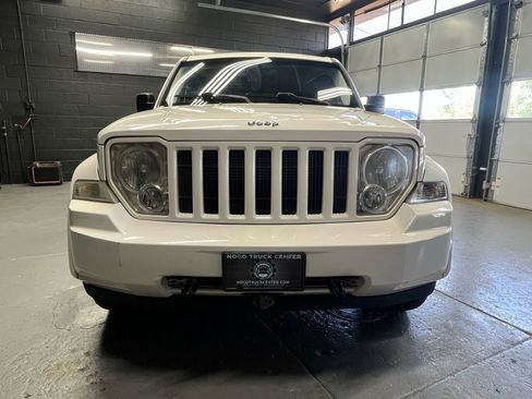 Used 2010 Jeep Liberty Sport w/ Popular Equipment Group AWD/4WD image 2
