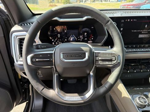Used 2024 GMC Canyon Denali AWD/4WD image 22