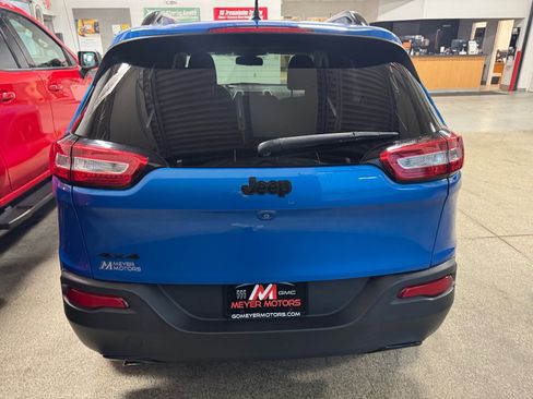 Used 2018 Jeep Cherokee Latitude w/ Altitude Package image 6