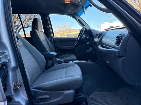 Used 2006 Jeep Liberty Renegade image 20