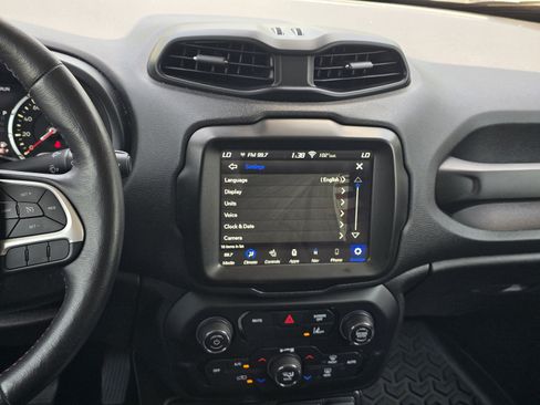 Used 2021 Jeep Renegade Trailhawk w/ Luxury Group III AWD/4WD image 16