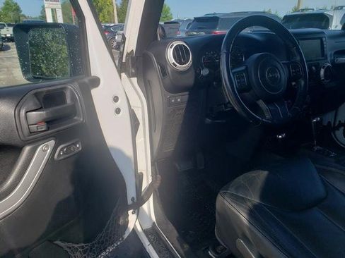 Used 2014 Jeep Wrangler Unlimited Rubicon w/ Connectivity Group AWD/4WD image 12