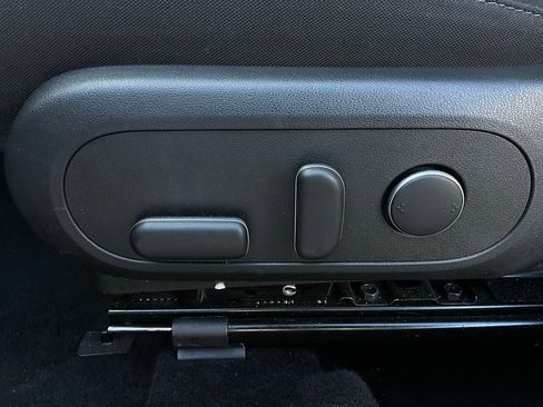 Used 2025 Hyundai Kona SEL image 11