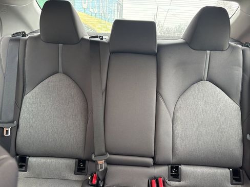 Used 2022 Toyota Camry LE image 19