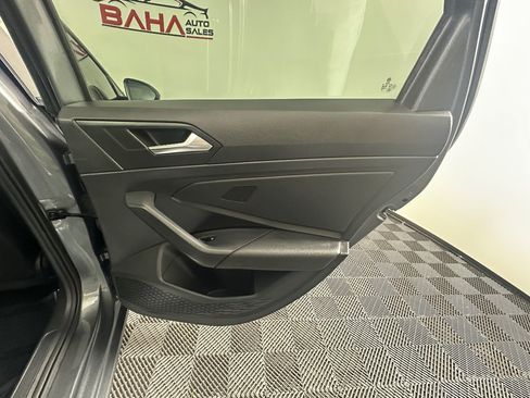 Used 2020 Volkswagen Jetta SE FWD image 18