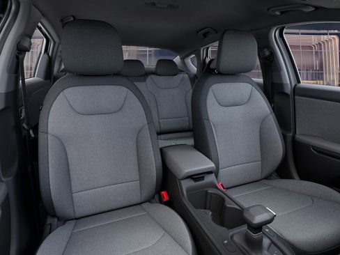 New 2025 Kia K4 LX image 16