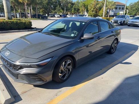 Used 2024 Hyundai Elantra SEL w/ Convenience Package FWD image 1