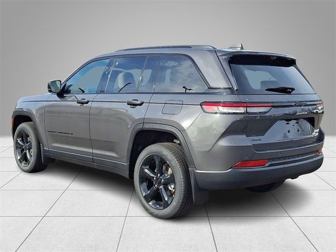 New 2025 Jeep Grand Cherokee Limited w/ Luxury Tech Group II image 5